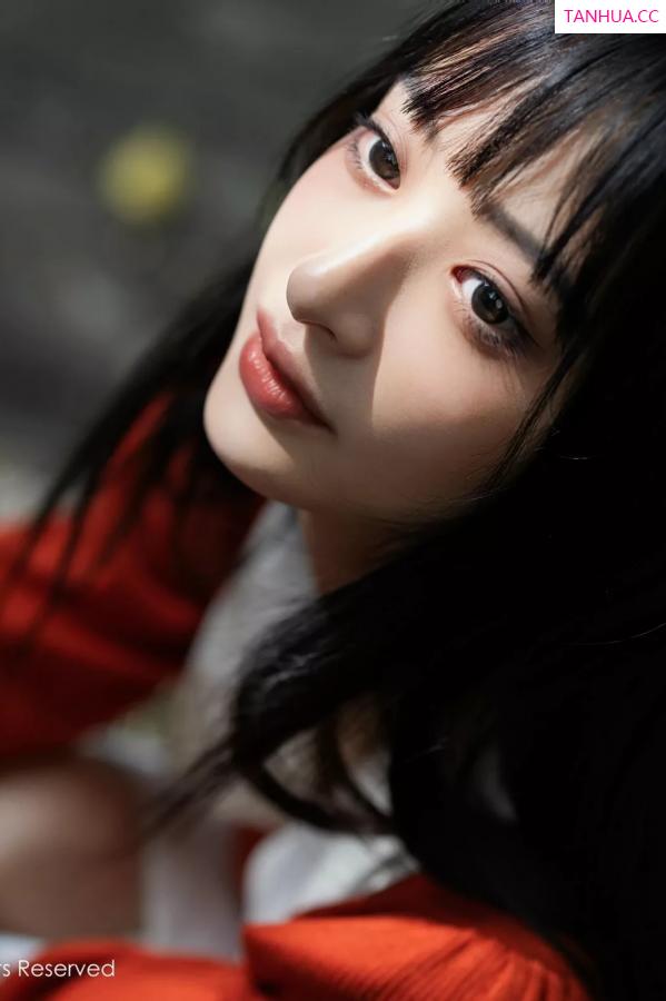   [XiuRen]高清写真图 2025.05.08 No.10247 茂木希子 橙色T恤第8张图片
